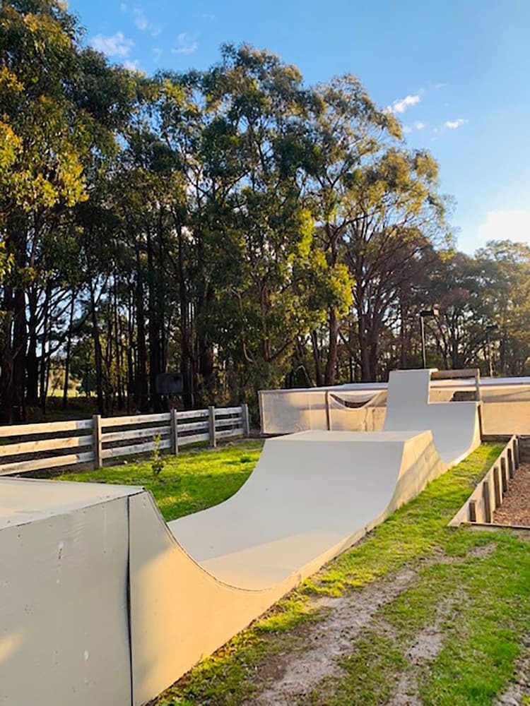 Grand Gippsland Home Sleeps Up To 28