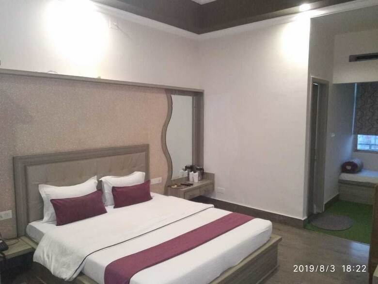 Adb Rooms Hotel Surabhi International