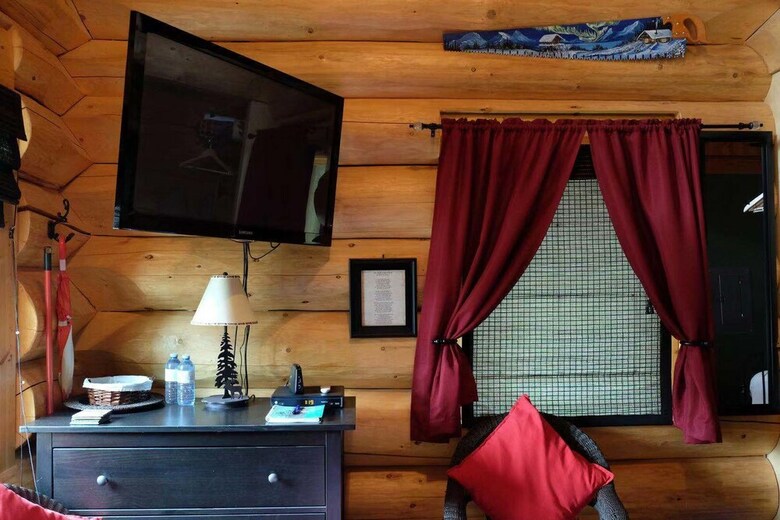 Cabana Yukon Pines