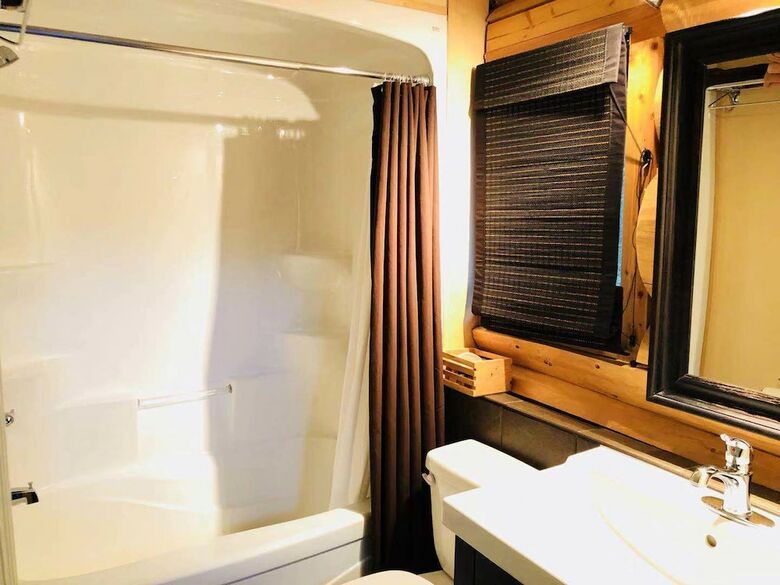 Cabana Yukon Pines