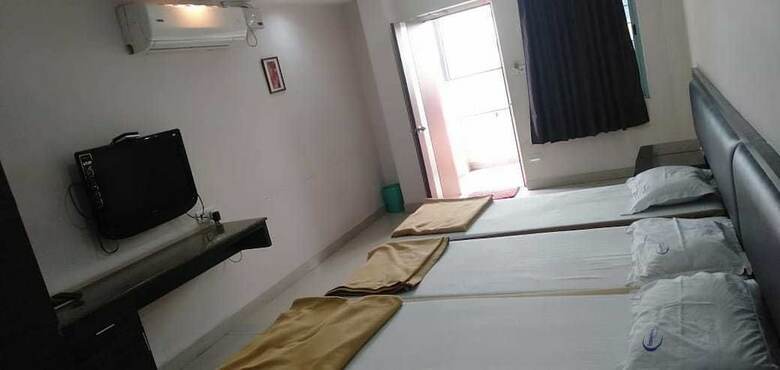 Hotel Iroomz Annapoorna Residency