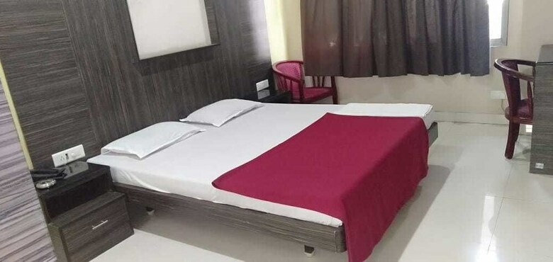 Hotel Iroomz Annapoorna Residency