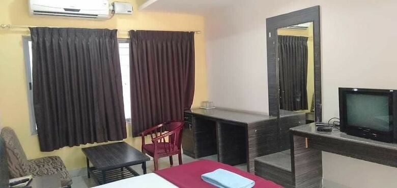 Hotel Iroomz Annapoorna Residency
