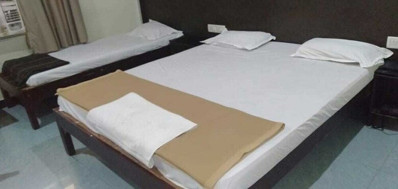Hotel Iroomz Annapoorna Residency