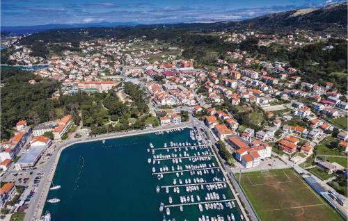 Two-bedroom Apartment In Supetarska Draga