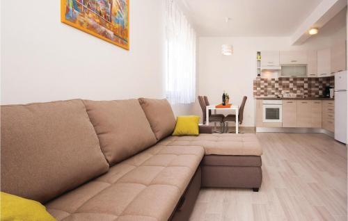 One-bedroom Apartment In Tribunj