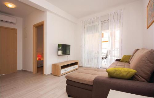 One-bedroom Apartment In Tribunj