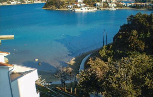 Two-bedroom Apartment In Supetarska Draga