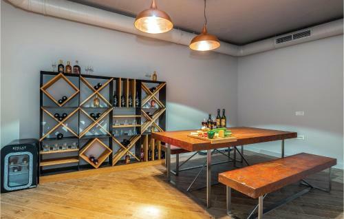 Four-bedroom Holiday Home In Veprinac