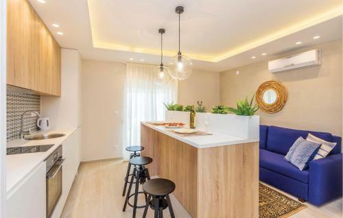Five-bedroom Holiday Home In Polje