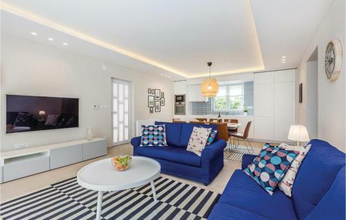 Five-bedroom Holiday Home In Polje