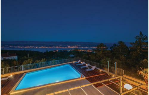 Five-bedroom Holiday Home In Polje