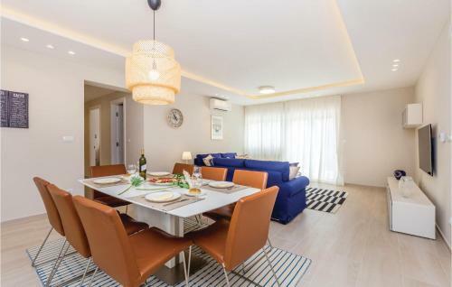 Five-bedroom Holiday Home In Polje