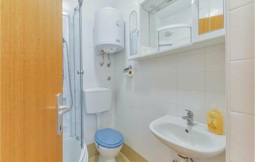 Two-bedroom Apartment In Povljana