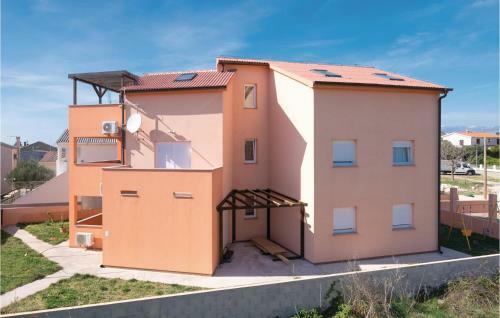 Two-bedroom Apartment In Povljana