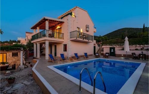 Four-bedroom Holiday Home In Kneze