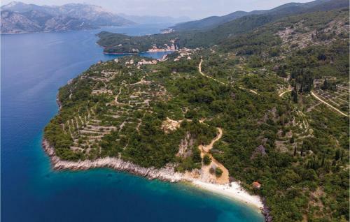 Four-bedroom Holiday Home In Kneze