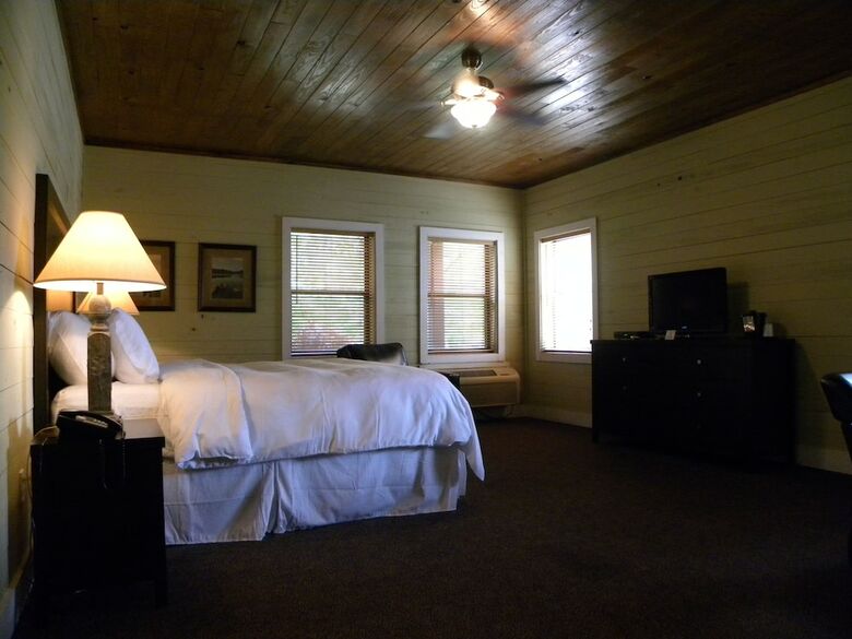 Hotel Creekside Lodge And Event Center