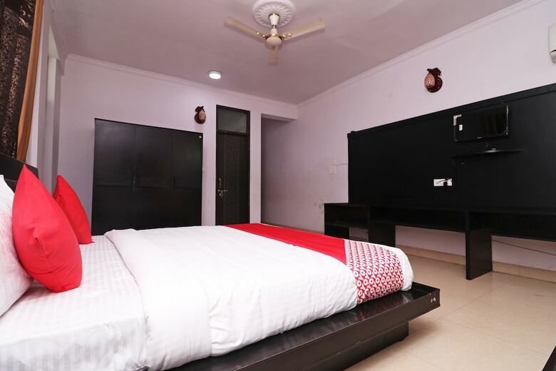 Hotel Oyo 45787 Mangalam Resort