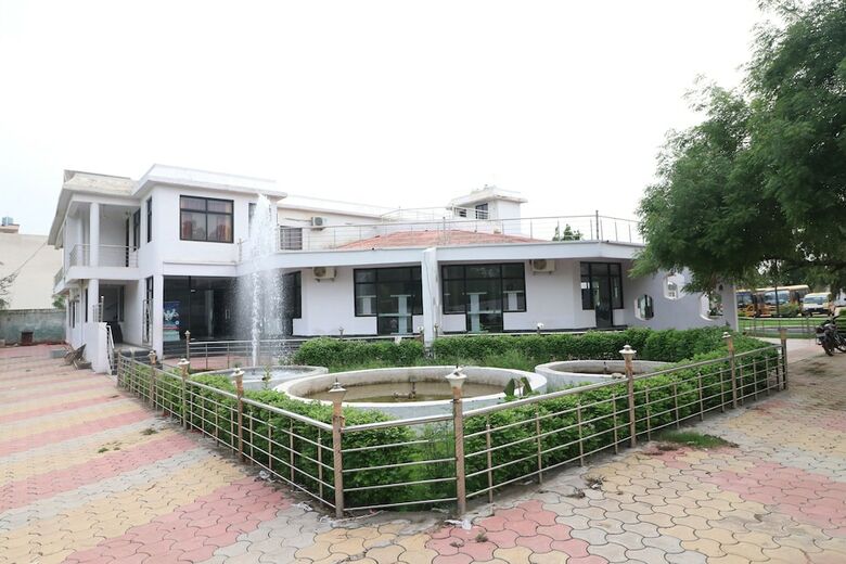 Hotel Oyo 45787 Mangalam Resort