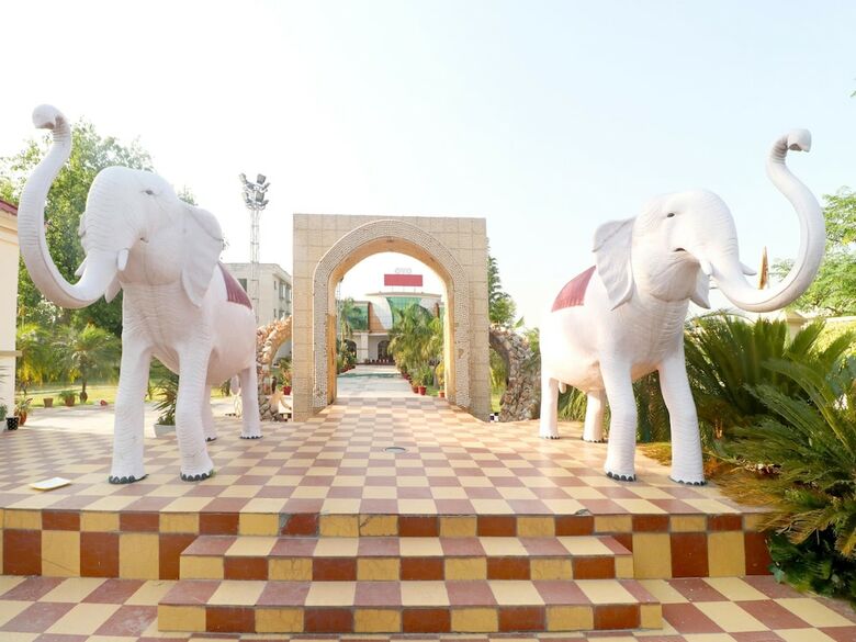 Hotel Oyo 36854 Sangam Resort