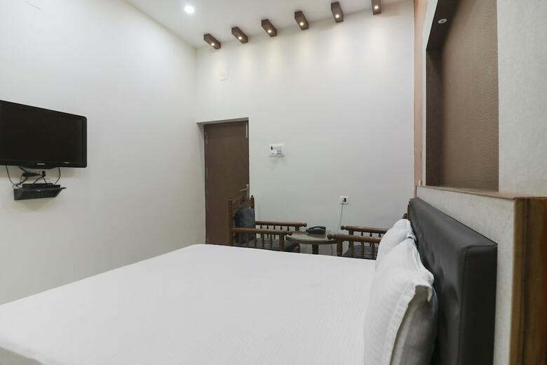 Hotel Spot On 47492 Motel J K