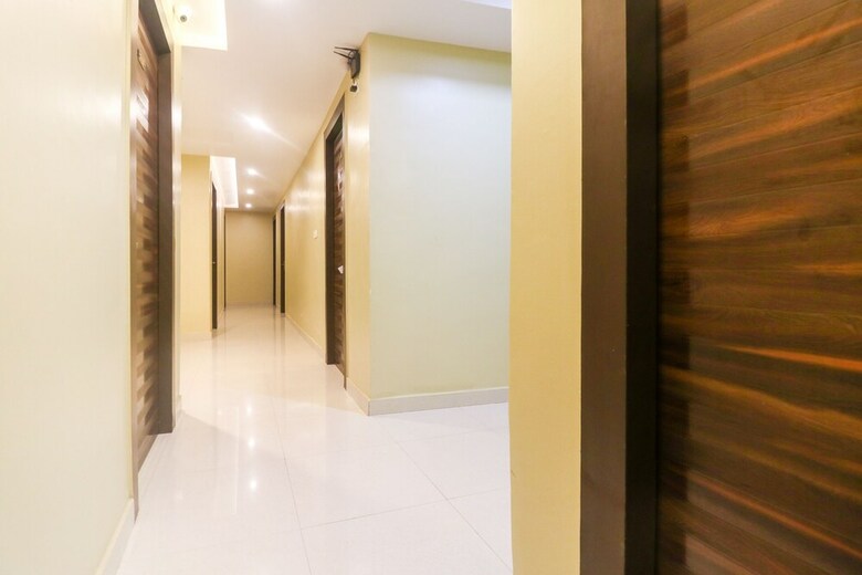 Hotel Capital O 30380 Kiaara Stay