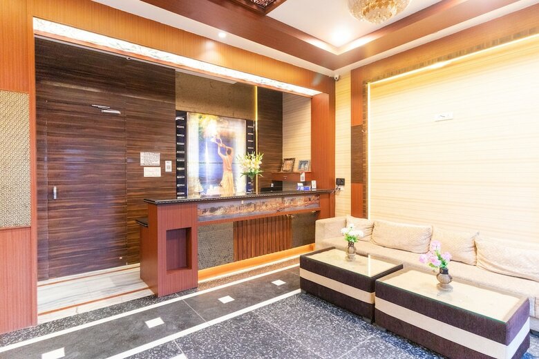 Hotel Capital O 30380 Kiaara Stay
