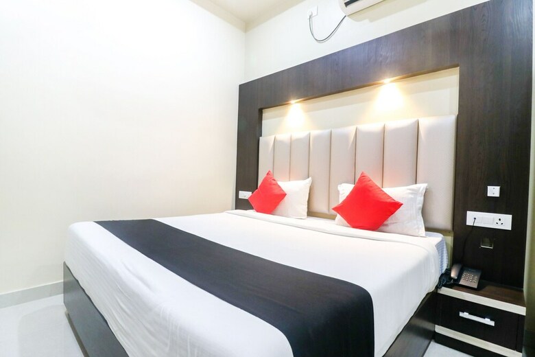 Hotel Capital O 30380 Kiaara Stay