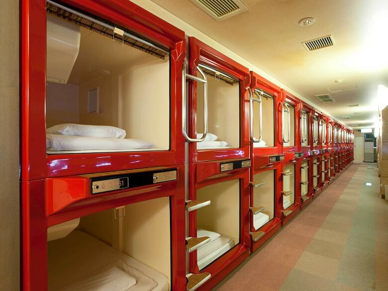 Capsule Hotel & Sauna Mizho - Caters To Men