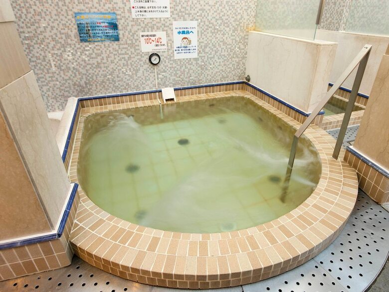 Capsule Hotel & Sauna Mizho - Caters To Men