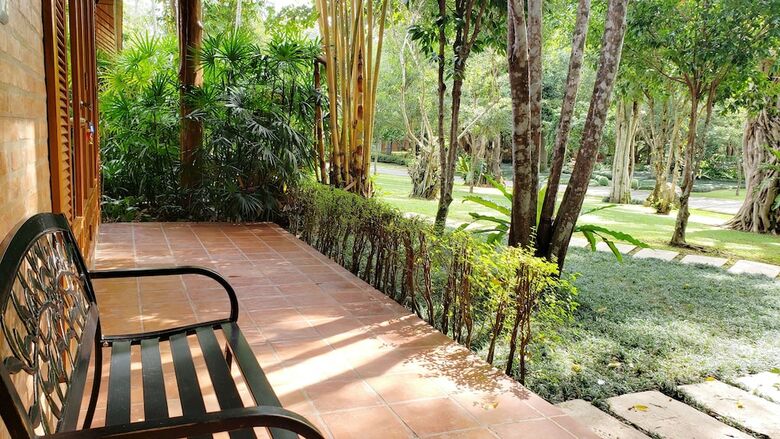 Hotel Chayana Resort
