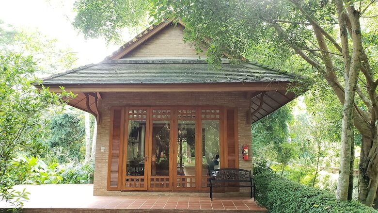 Hotel Chayana Resort