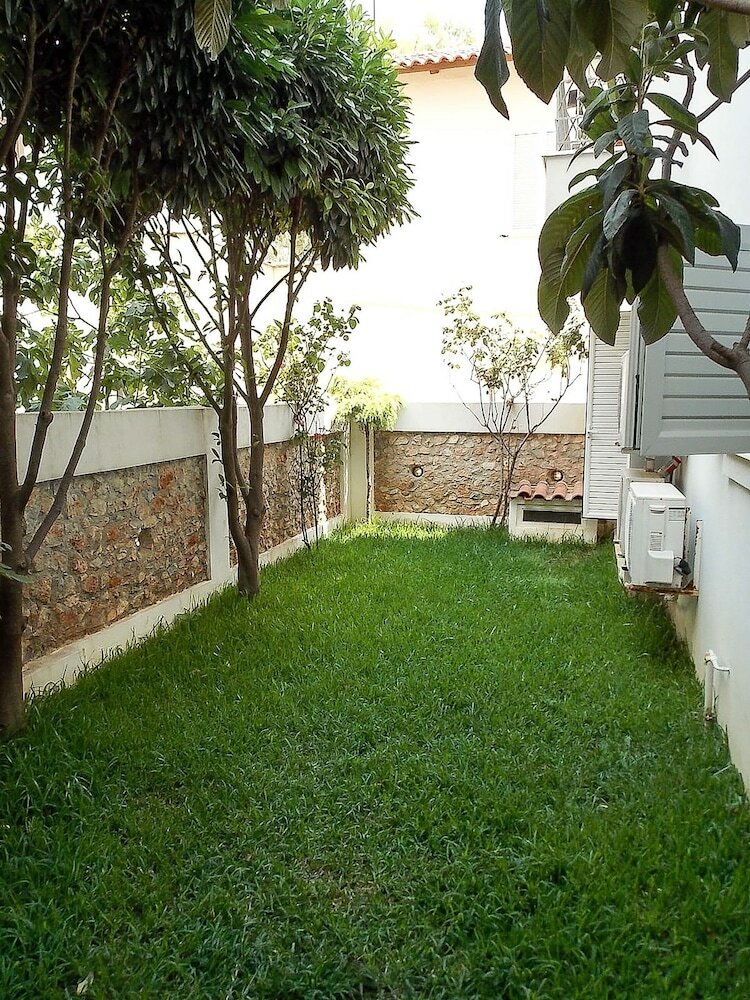 Nea Filadelfia Spacious Apartment With Garden