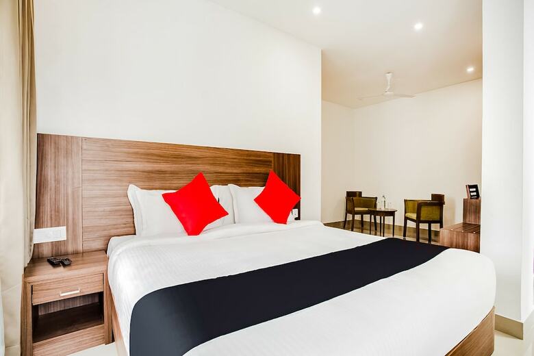 Capital O 60558 Hotel Midhuna International