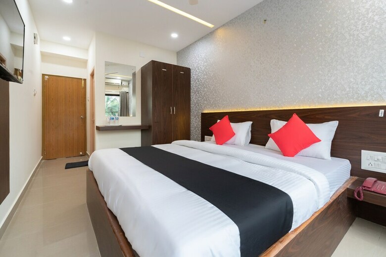 Capital O 41866 Hotel Metro Palace