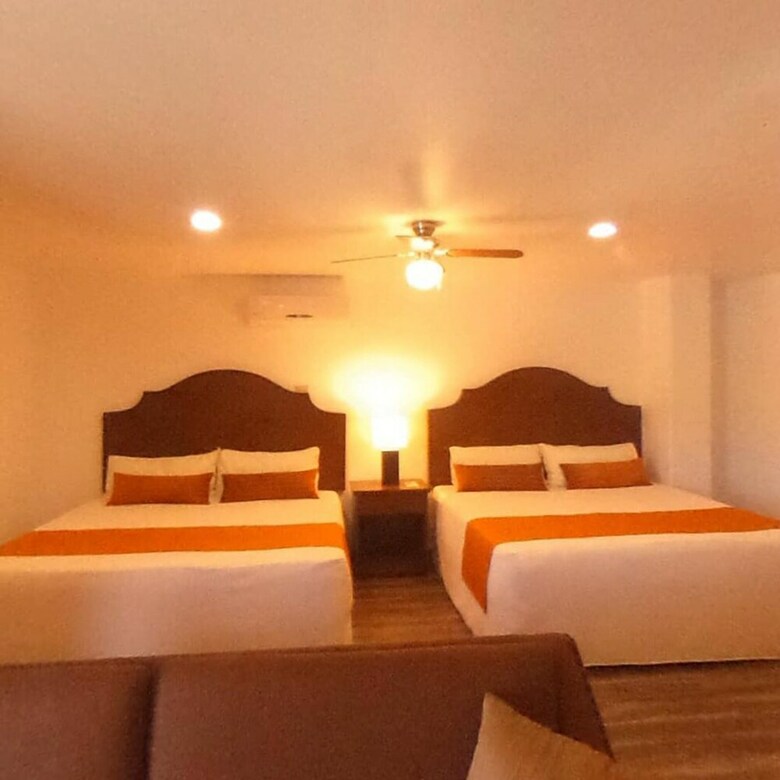 Hotel Estancia Inn