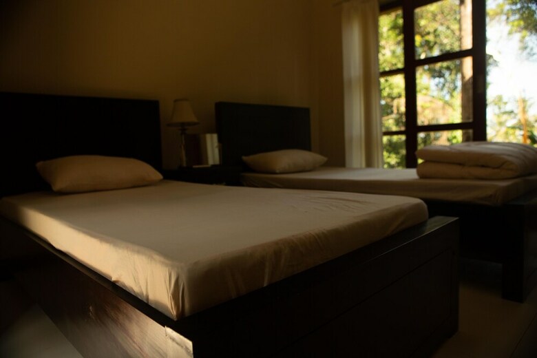 Hostal Arnata Guest House
