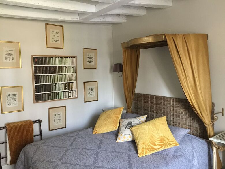 Hotel Le Petit Chateau de Sainte Colombe