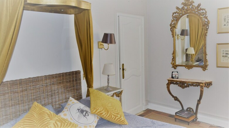 Hotel Le Petit Chateau de Sainte Colombe