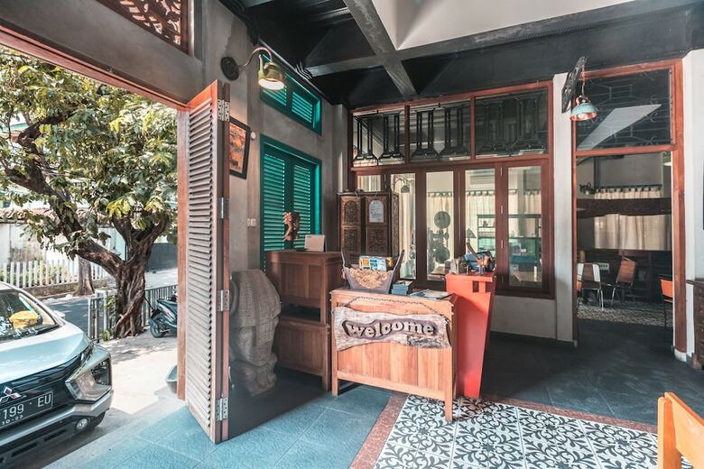 Hotel Oyo 1674 D'krepyak Syariah