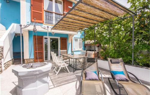 Four-bedroom Holiday Home In Pinezici