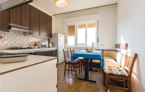 Four-bedroom Apartment In Pakostane