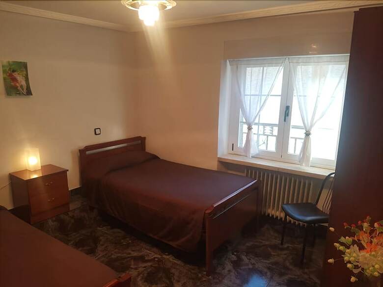 Hostal Albergue Agustina - Hostel