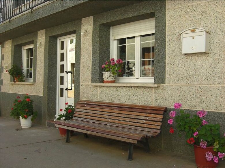 Hostal Albergue Agustina - Hostel