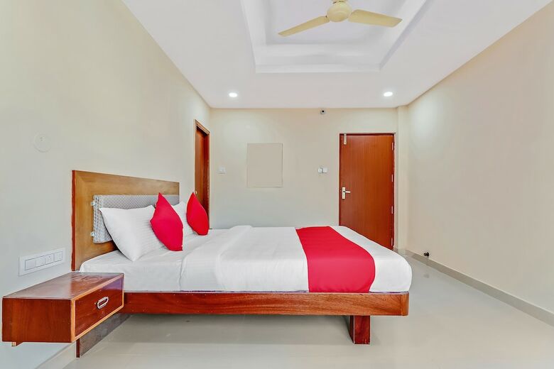 Capital O 49646 Hotel Champion Paradise