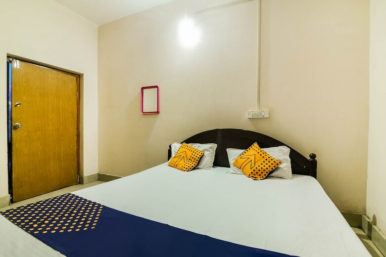 Spot On 60927 Hindustan Hotel & Lodging