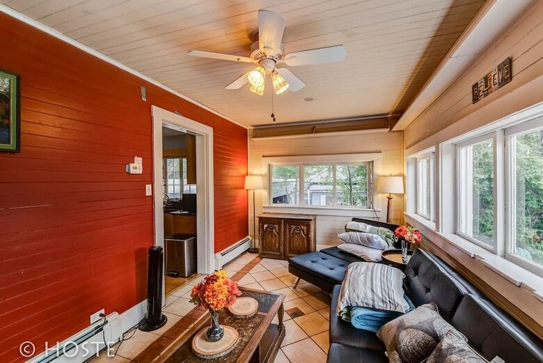 3br Classic Home Quiet Neighborhooddog Friendly