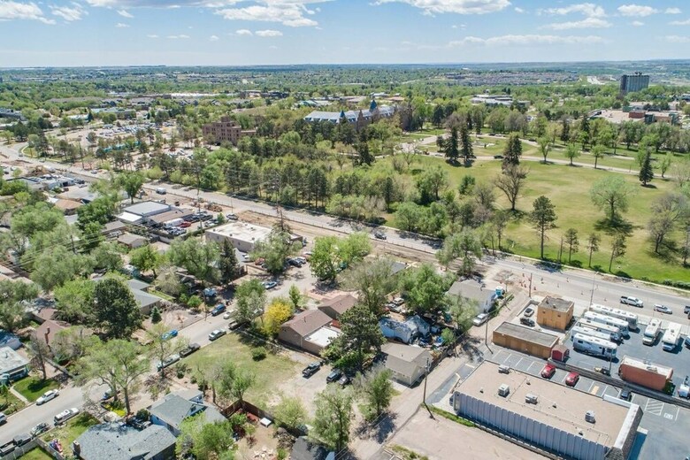 Villa 2 Bdolympic Trainingnear Parks, A Lake, Downtown
