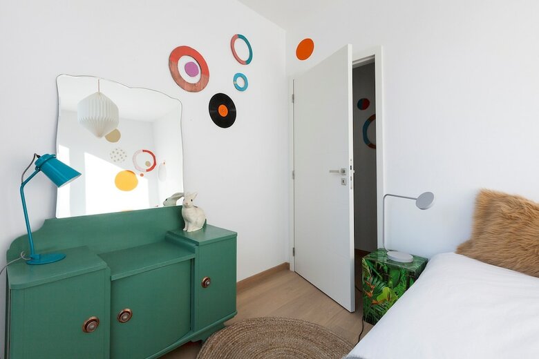Unit 6 - Colorful Smart Home Triplex Private Garden & Parking